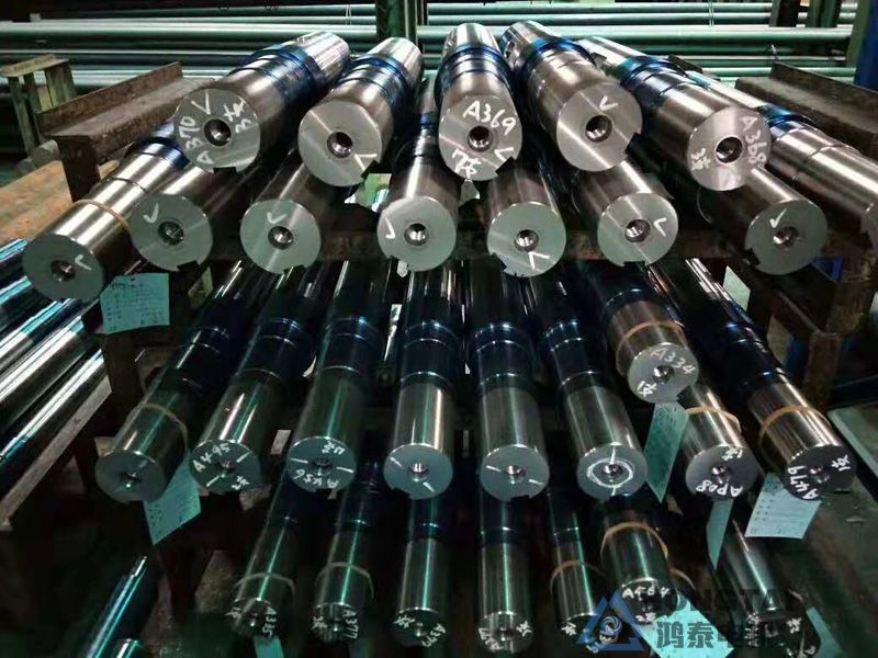 YVFE3-315L1-4电机轴伸打螺纹孔定制